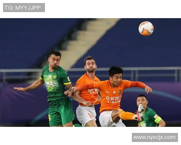 杭州足球队心理素质引发热议球迷与专家观点碰撞激烈 杭州足球队心理素质引发热议球迷与专家观点碰撞激烈