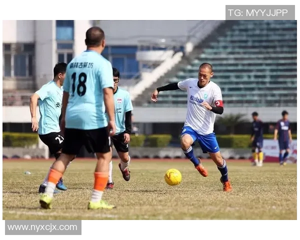 南京足球队在最新足球状态排行榜中荣获第三名展现强劲实力